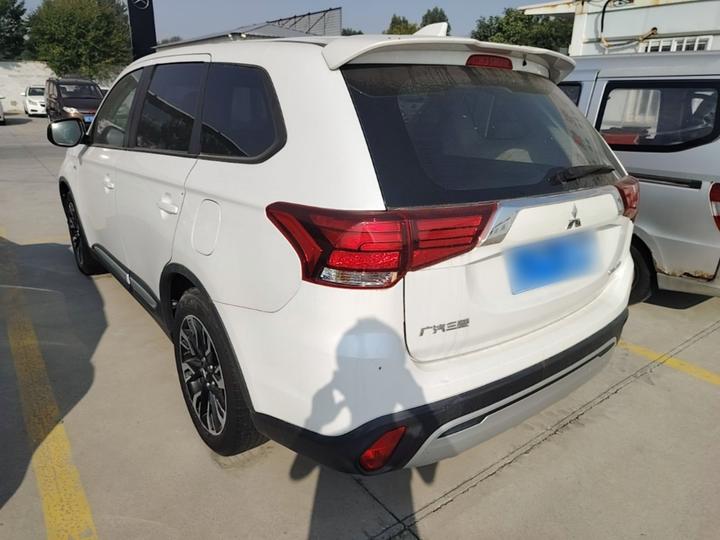 Outlander 2020 2.0L RWD Cruise 5-Seater photo 4