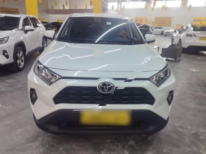 RAV4 2024 2.0L CVT RWD photo 2