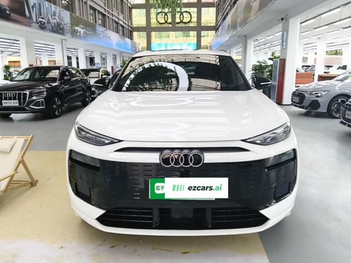 Q6L e-tron 2026 Pilot photo 2