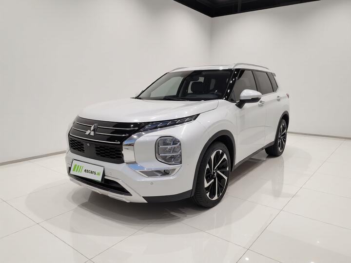 Outlander 2023 1.5T CVT AWD 7-Seater