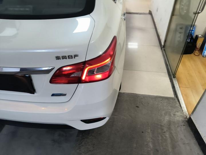Sylphy 2018 1.6XV CVT Exclusive photo 7