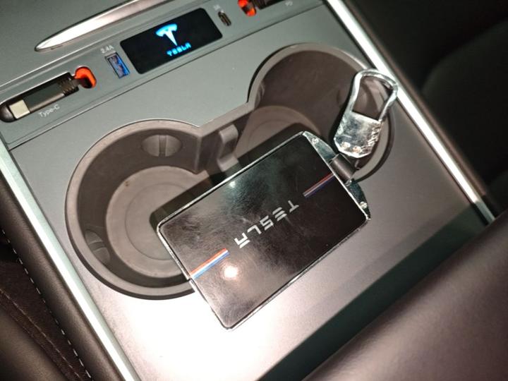 Model Y 2023 RWD photo 8
