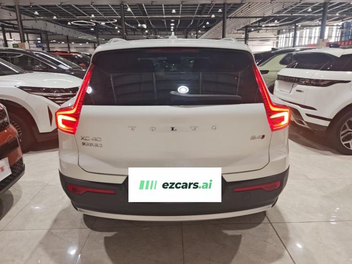 XC40 2023 B4 AWD Luxury photo 3