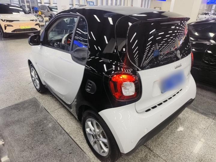 fortwo 2015 1.0L 52 Coupe photo 4