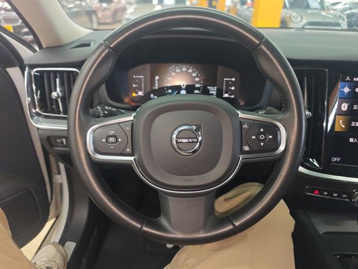 S60 2021 T4 Luxury photo 2