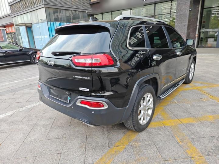 Cherokee 2016 2.4L Leading photo 6