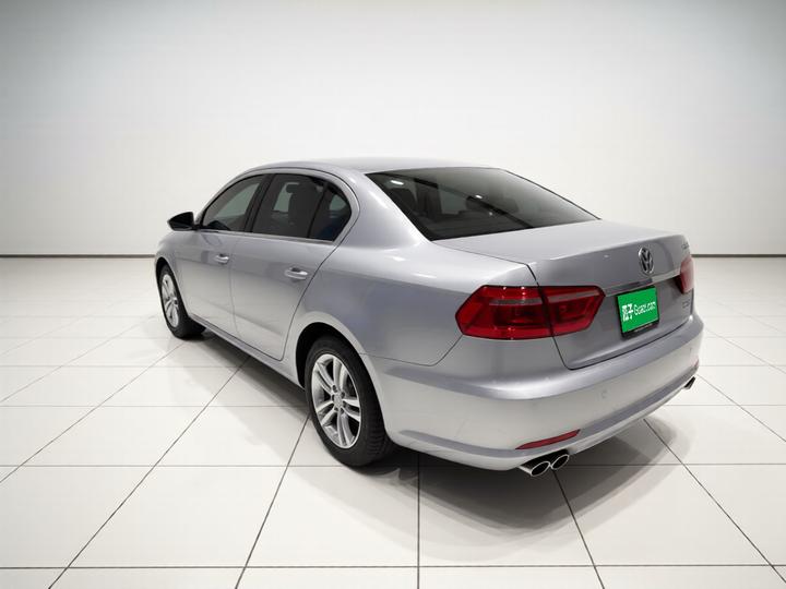 Lavida 2013 Facelift Classic 1.6L MT photo 4