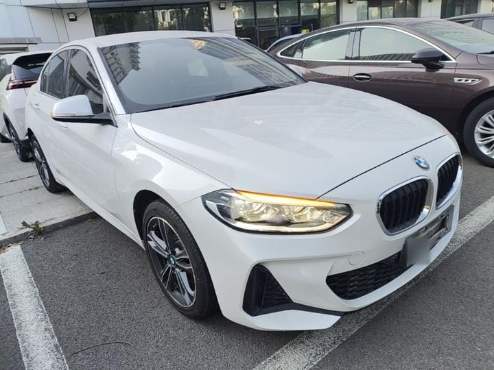 1 Series 2023 120i M Sport photo 3