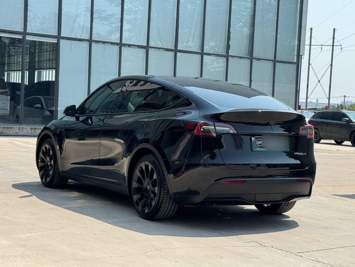 Model Y 2022 RWD photo 4