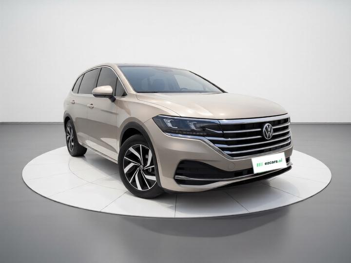 Viloran 2020 330TSI Luxury photo 3