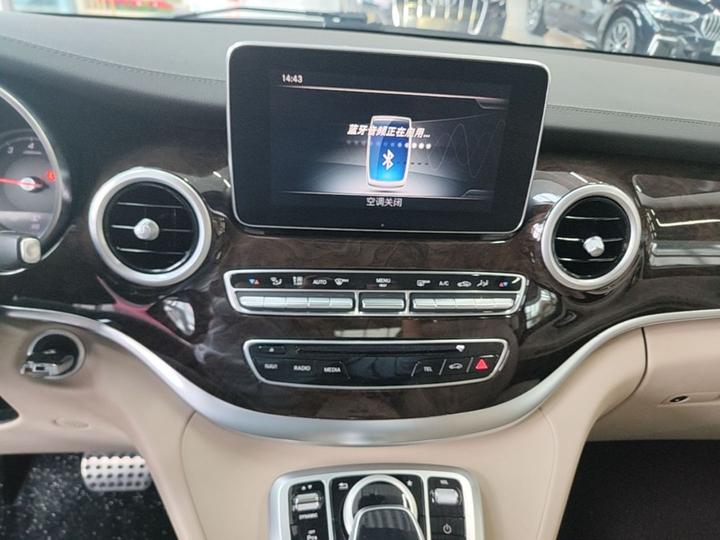 V-Class 2018 V 260 L Premium Extended China VI photo 8