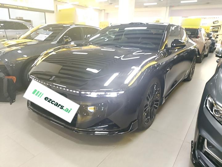 10 EM-P 2025 240 AWD Ultra Sport