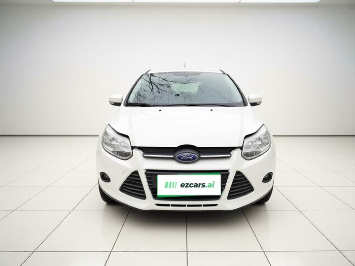 Focus 2012 Hatchback 1.6L AT Comfort photo 2