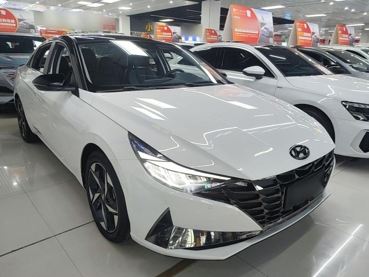 Elantra 2022 1.5L CVT LUX Premium photo 3