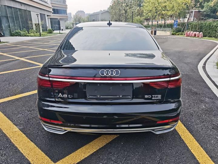 A8 2019 Plus A8L 50 TFSI quattro Comfort photo 3