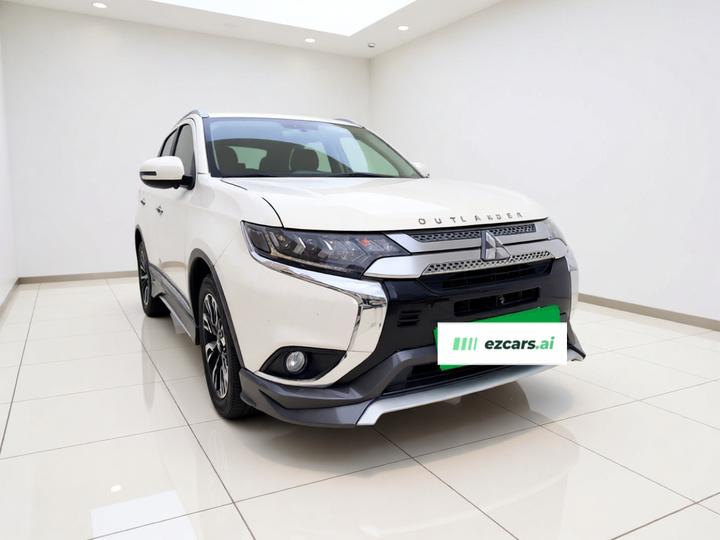 Outlander 2020 2.4L AWD Enjoy 5-Seater photo 3