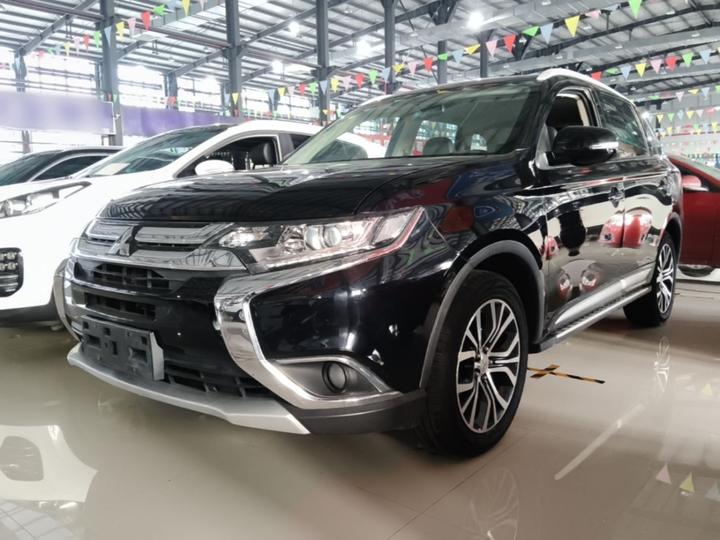 Outlander 2018 2.0L RWD Honor 5-Seater