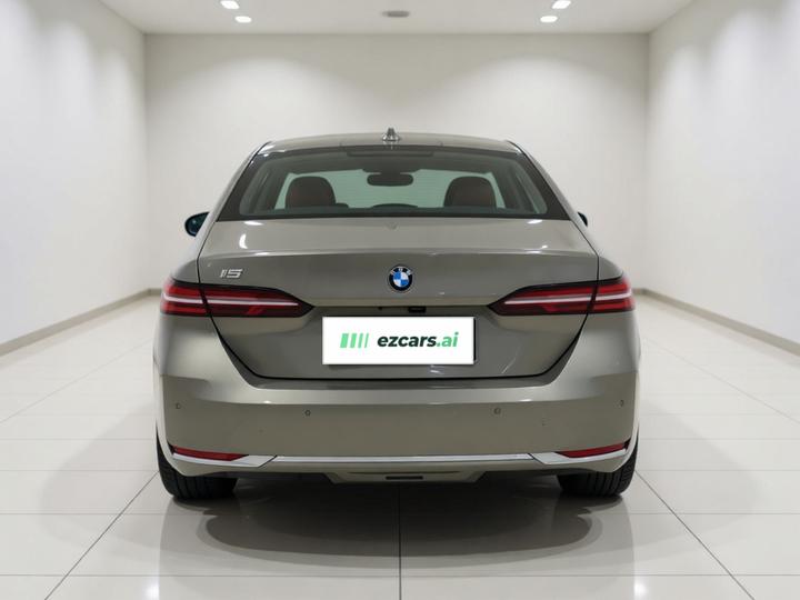 i5 2024 eDrive 35L Exclusive Luxury photo 3