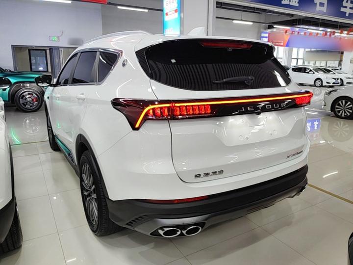 X70 PLUS 2024 Champion 1.5T DCTPRO 7-Seater photo 4