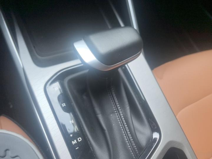 Emgrand 2025 4 1.5L CVT Flagship photo 6