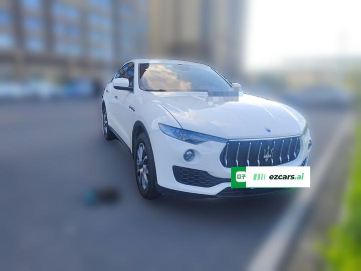 Levante 2018 3.0T Luxury photo 3