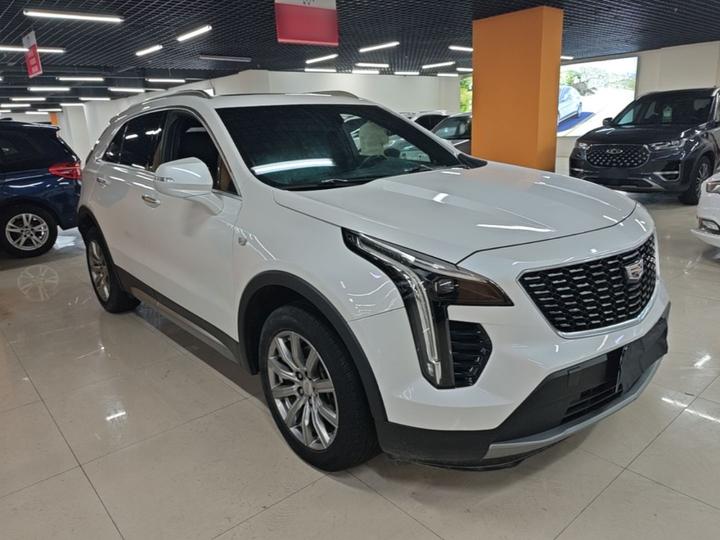 XT4 2018 28T RWD Luxury photo 3