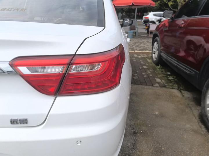 Vision 2018 1.5L MT photo 7