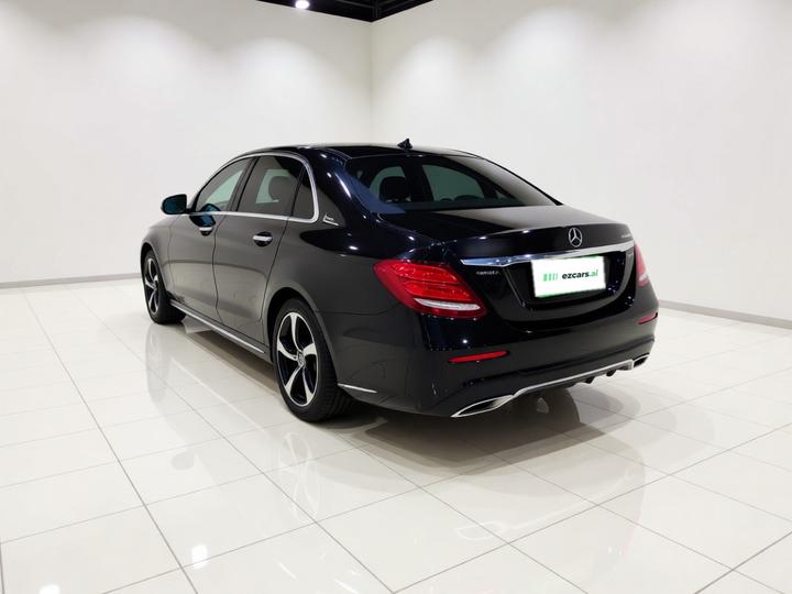 E-Class 2018 Facelift E 300 L Sport Luxury photo 4