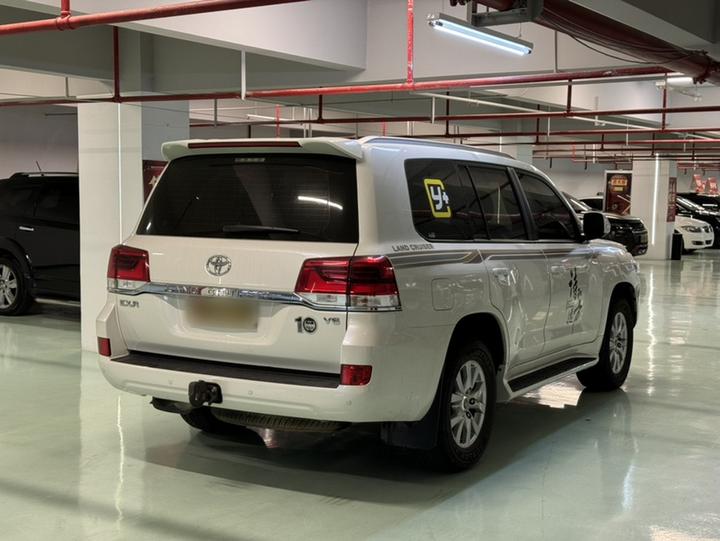 Land Cruiser Parallel Import photo 6