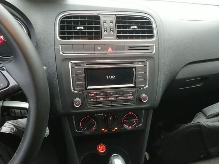 Polo 2016 1.6L AT Comfort photo 8