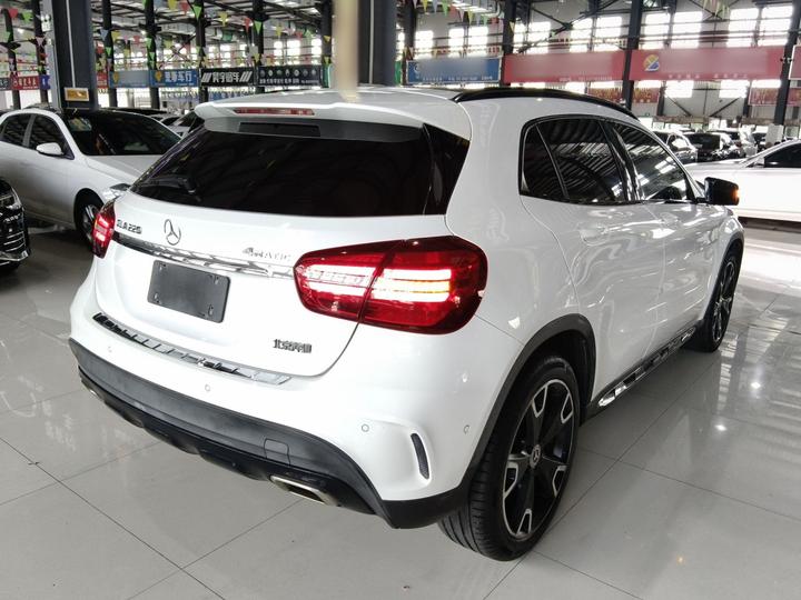 GLA 2018 GLA 220 4MATIC Sport photo 4