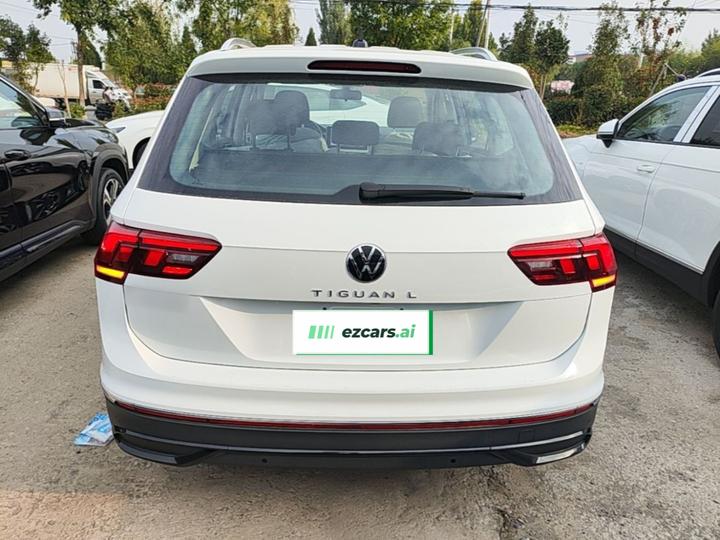 Tiguan L 2025 300TSI AT RWD photo 5