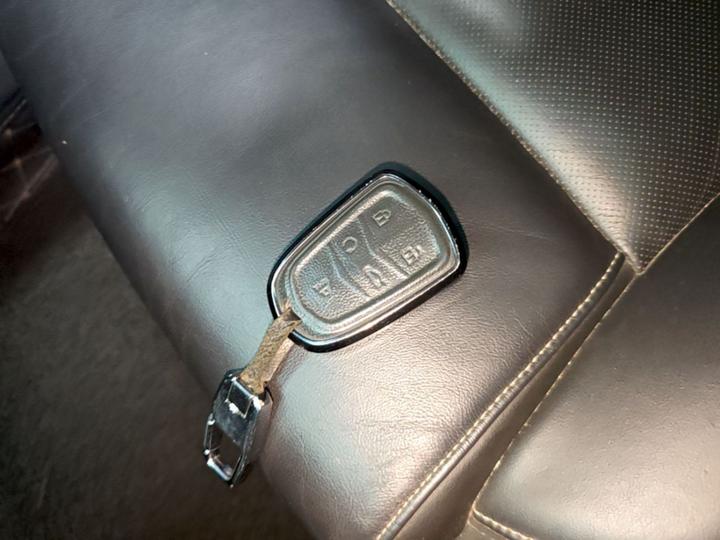 XTS 2018 28T Elite photo 8