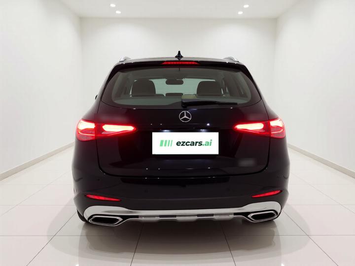 GLC 2024 GLC 300 L 4MATIC Dynamic 5-Seater photo 5