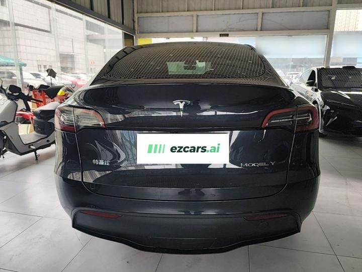 Model Y 2024 RWD photo 5