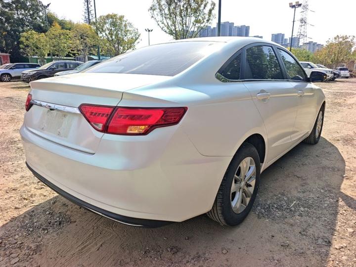 Emgrand GL 2020 1.4T MT Luxury photo 4