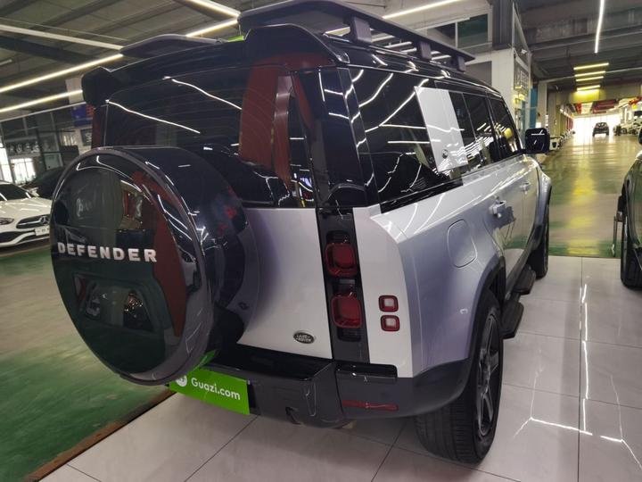 Defender 2021 110 P400 SE photo 4