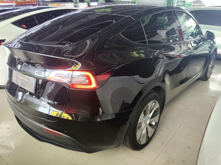Model Y 2021 Standard Range RWD photo 4
