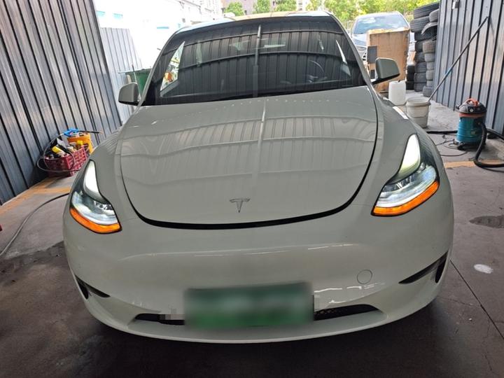 Model Y 2021 Standard Range RWD photo 2