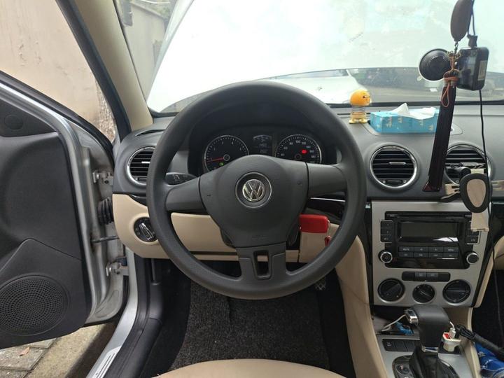Lavida 2011 1.6L AT photo 3