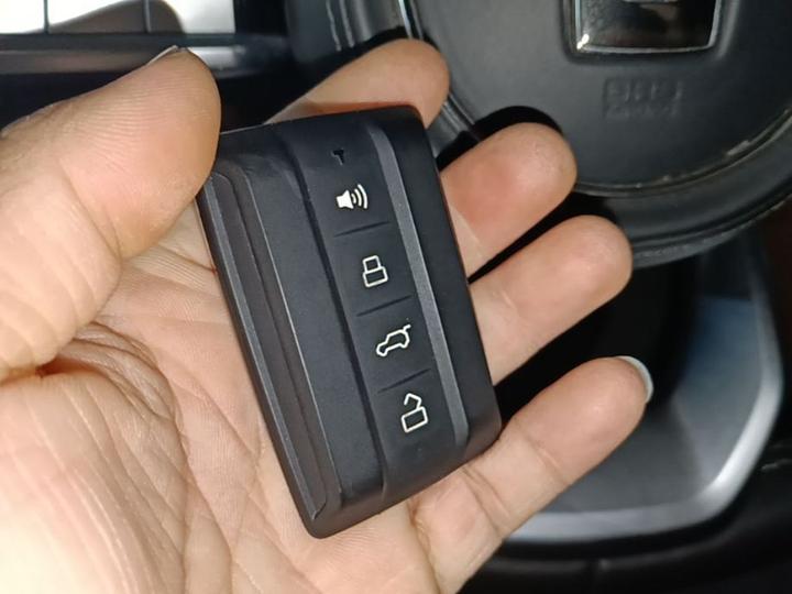 500 EV 2024 Hi4-T photo 8