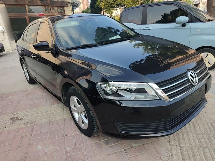 Lavida 2013 Facelift Classic 1.6L AT photo 3