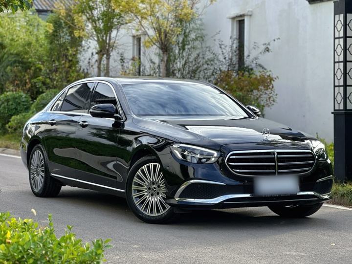 E-Class 2023 Facelift E 300 L Luxury photo 3