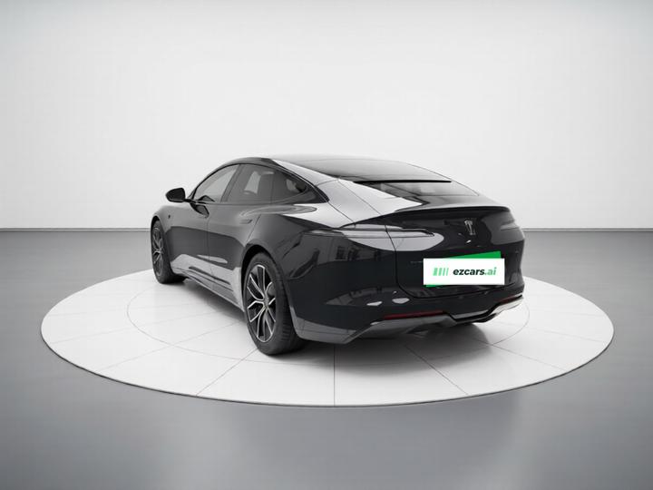 12 2024 700 RWD photo 4