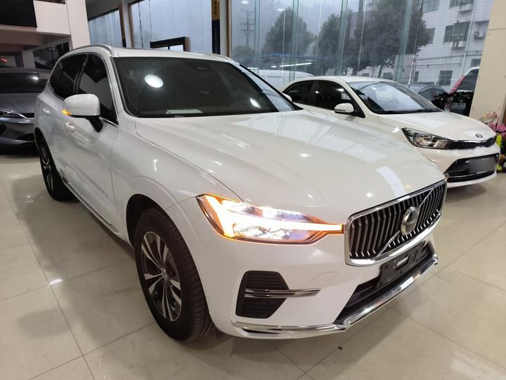 XC60 2024 B5 AWD Luxury photo 3