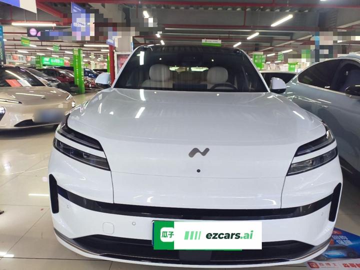 L90 2025 Ultra 7-Seater 60 photo 2