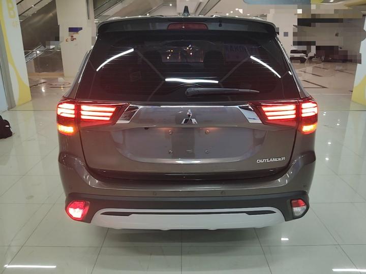 Outlander 2019 2.0L RWD Enjoy 5-Seater China V photo 3