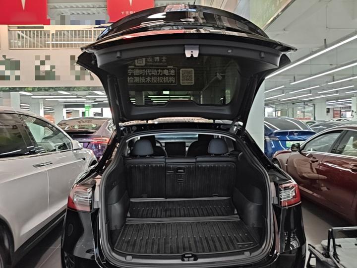 Model Y 2023 RWD photo 8