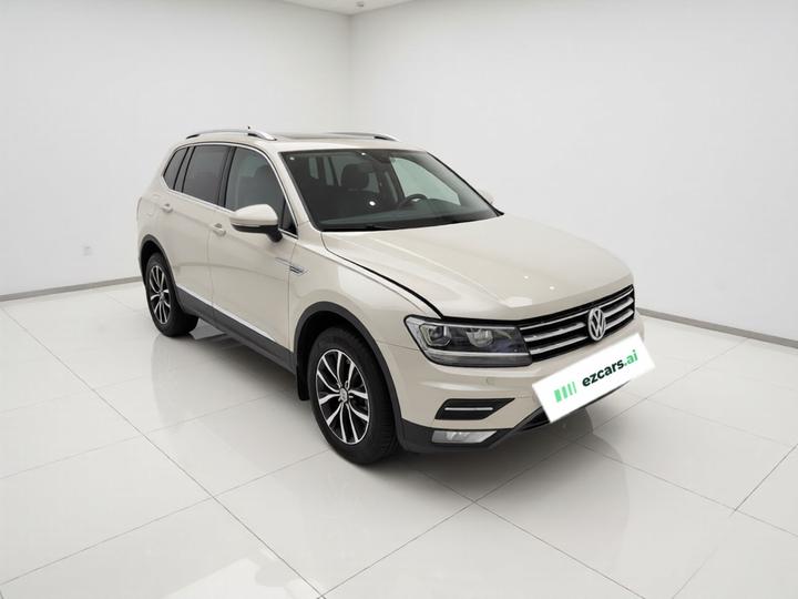 Tiguan L 2018 330TSI AT RWD Luxury photo 3
