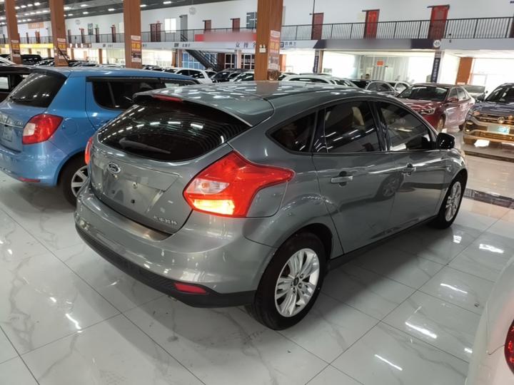 Focus 2012 Hatchback 1.6L AT Comfort photo 4